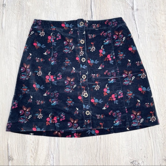 Hollister Floral Velvet Mini Skirt - Picture 6 of 6